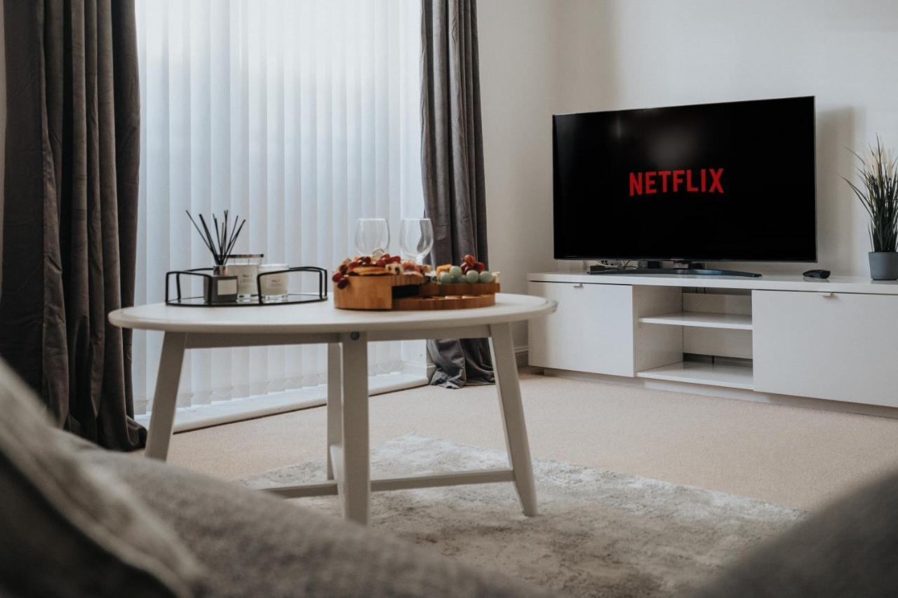 Lovely Modern 2 Bed City Centre Apartment With Free Parking - Double Or Twin Beds Available Wolverhampton Ngoại thất bức ảnh