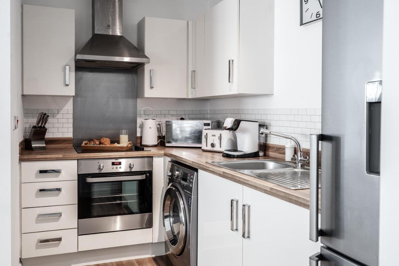 Lovely Modern 2 Bed City Centre Apartment With Free Parking - Double Or Twin Beds Available Wolverhampton Ngoại thất bức ảnh