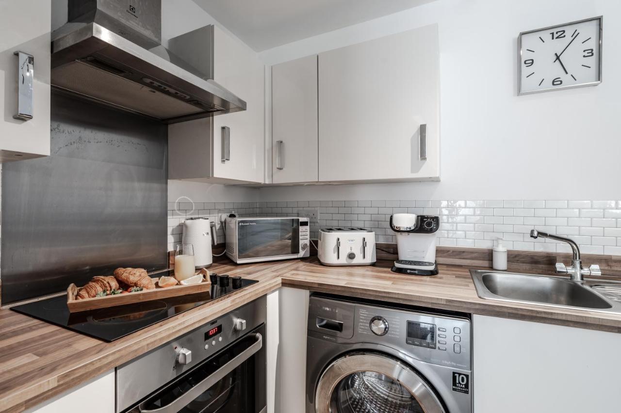 Lovely Modern 2 Bed City Centre Apartment With Free Parking - Double Or Twin Beds Available Wolverhampton Ngoại thất bức ảnh