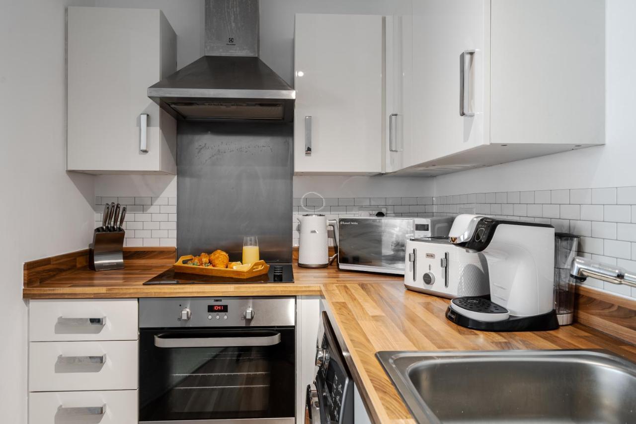 Lovely Modern 2 Bed City Centre Apartment With Free Parking - Double Or Twin Beds Available Wolverhampton Ngoại thất bức ảnh