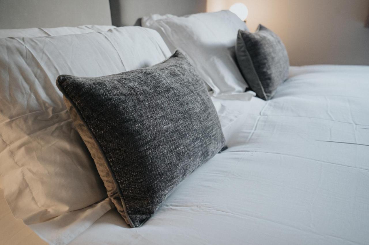 Lovely Modern 2 Bed City Centre Apartment With Free Parking - Double Or Twin Beds Available Wolverhampton Ngoại thất bức ảnh