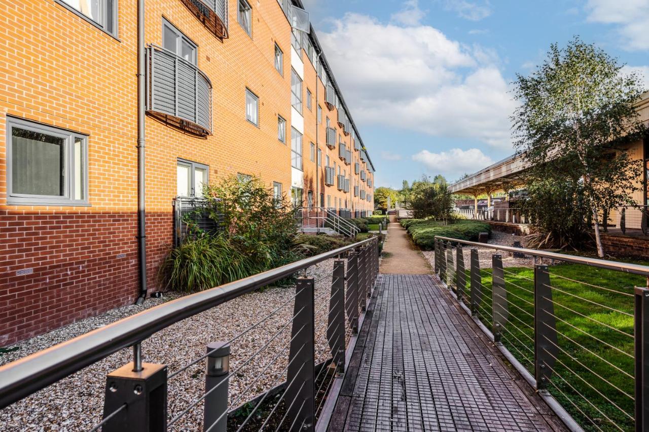 Lovely Modern 2 Bed City Centre Apartment With Free Parking - Double Or Twin Beds Available Wolverhampton Ngoại thất bức ảnh